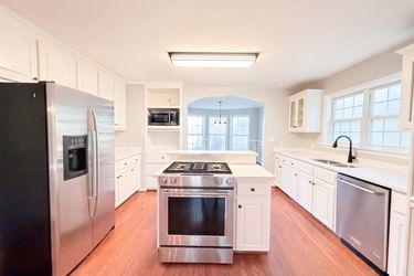 Photo 2 of 24 of 608 Beechtree Ct, Burns, TN