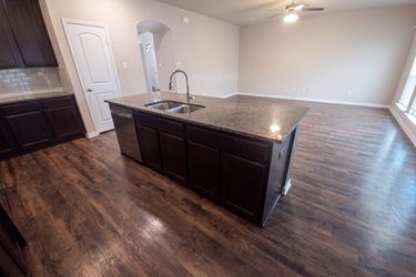 Photo 2 of 39 of 3001 Gilchrist Dr, Lorena, TX