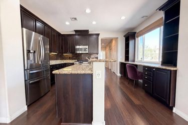 Photo 2 of 21 of 908 Baronet Dr, Las Vegas, NV
