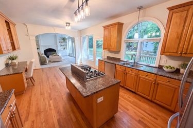 Photo 2 of 33 of 10124 Windtree Ln, Charlotte, NC
