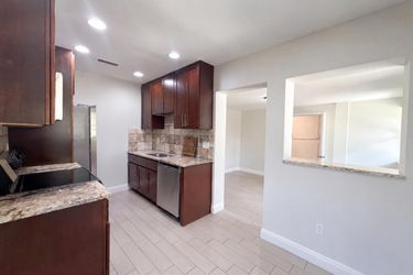 Photo 2 of 21 of 1610 Stevensons Dr, Clearwater, FL