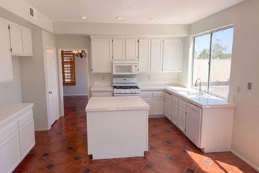 Photo 2 of 25 of 8932 Mesa Oak Dr, Riverside, CA