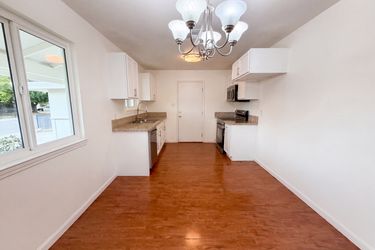 Photo 2 of 22 of 7550 Tamoshanter Way, Sacramento, CA
