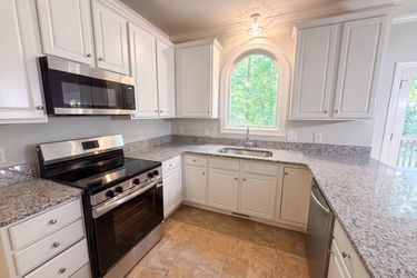 Photo 2 of 18 of 624 Van Thomas Dr, Raleigh, NC