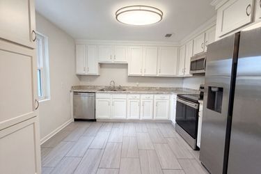 Photo 2 of 20 of 6543 Aires Rd, Jacksonville, FL