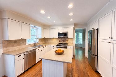 Photo 2 of 27 of 11301 Willowdale Dr, Germantown, MD