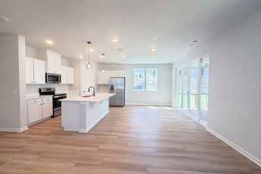 Photo 2 of 19 of 133 Timber Crest Trl, White Bluff, TN