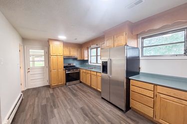 Photo 2 of 21 of 1580 W Cloaninger Ave, Statesville, NC