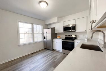Photo 2 of 23 of 645 N Armistead St, Alexandria, VA