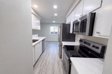 Photo 2 of 25 of 3525 Astral Dr, Sacramento, CA