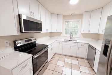 Photo 2 of 16 of 12330 Deerhurst Dr, Midlothian, VA
