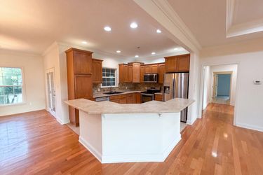 Photo 2 of 23 of 2433 Misty Ridge Dr, Lenoir City, TN