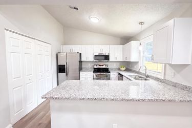 Photo 2 of 18 of 8822 Hunter Green Ln, Charlotte, NC