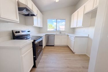 Photo 2 of 15 of 5910 N 78th Dr, Glendale, AZ