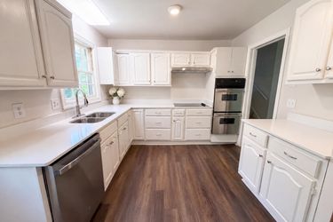 Photo 2 of 41 of 2618 Speas Rd, Winston Salem, NC