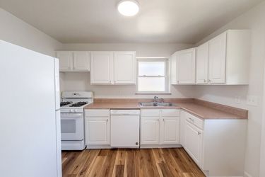 Photo 2 of 24 of 8266 Lyness Dr, Cincinnati, OH