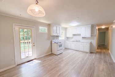 Photo 2 of 17 of 6220 Paylor St, Mebane, NC