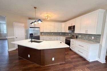 Photo 2 of 19 of 1812 Devonridge Dr, Fuquay Varina, NC