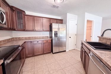 Photo 2 of 18 of 7428 Sweet Rose Ln, Jacksonville, FL