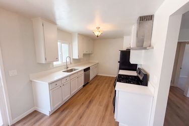 Photo 2 of 20 of 3924 Grandon Ave, San Marcos, CA