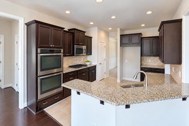 Photo 2 of 32 of 320 Rockmann Ln SW, Marietta, GA
