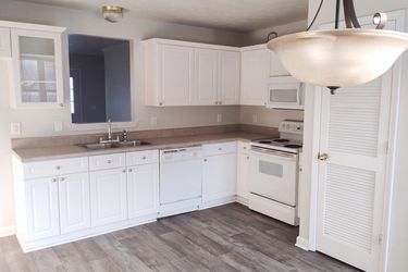 Photo 2 of 61 of 2950 Baby Ruth Ln, Antioch, TN