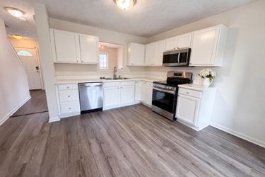 Photo 2 of 18 of 3358 Neptune Dr, Raleigh, NC