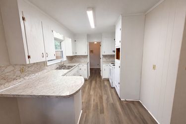 Photo 2 of 16 of 128 Greenview Dr, Kannapolis, NC