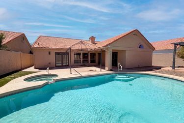 Photo 2 of 34 of 3906 E Amberwood Dr, Phoenix, AZ