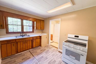 Photo 2 of 20 of 372 Oliver St, Spartanburg, SC