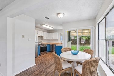 Photo 2 of 22 of 4508 Mesa Dr, Killeen, TX
