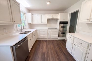 Photo 2 of 41 of 2618 Speas Rd, Winston Salem, NC