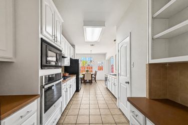 Photo 2 of 31 of 8212 Boulder River Trl, McKinney, TX
