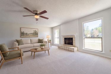 Photo 2 of 21 of 8965 Grampian Dr N, Jacksonville, FL