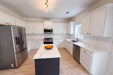 Photo 2 of 23 of 3718 Park Hill Cir, Loganville, GA
