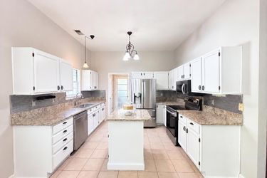 Photo 2 of 17 of 8536 Albury Walk Ln, Charlotte, NC