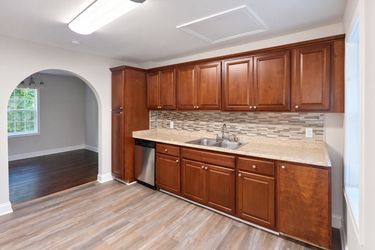 Photo 2 of 30 of 4800 Leonard Ave, Henrico, VA