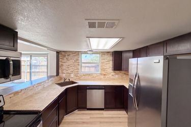 Photo 2 of 21 of 220 Grand Meadow Dr, Fort Worth, TX