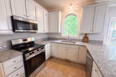 Photo 2 of 18 of 624 Van Thomas Dr, Raleigh, NC