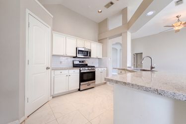 Photo 2 of 19 of 3419 Foursome Ln, Sugar Land, TX