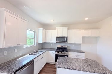 Photo 2 of 25 of 2048 Massey Ln, Winder, GA