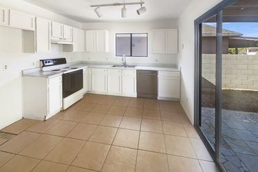 Photo 2 of 17 of 1624 W Mulholland Ct, Tucson, AZ