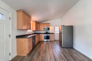 Photo 2 of 12 of 433 Sunnyside Ln, Longmont, CO