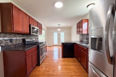 Photo 2 of 21 of 5988 Treetops Dr, Romulus, MI