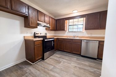 Photo 2 of 16 of 3363 Lakeside Pl, Hermitage, TN
