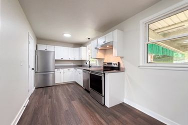 Photo 2 of 18 of 724 Woodmere Dr, Nashville, TN
