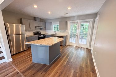 Photo 2 of 19 of 5067 Redan Rd, Stone Mountain, GA