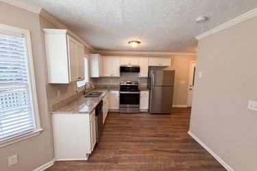 Photo 2 of 23 of 4078 Tara Ct, Loganville, GA