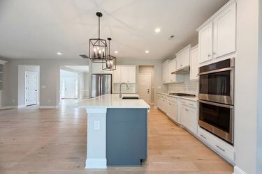 Photo 2 of 20 of 5016 Watercrest Trl, Belmont, NC