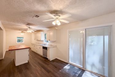 Photo 2 of 25 of 3808 Shane Ct, Ellenwood, GA